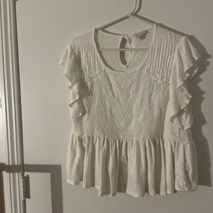 Lucky brand, made in India L/G white top ruffled sleeves button on back